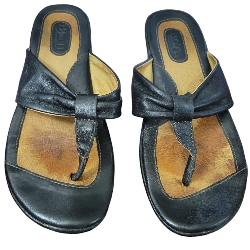 Born Leather Thong Sandal Size 7